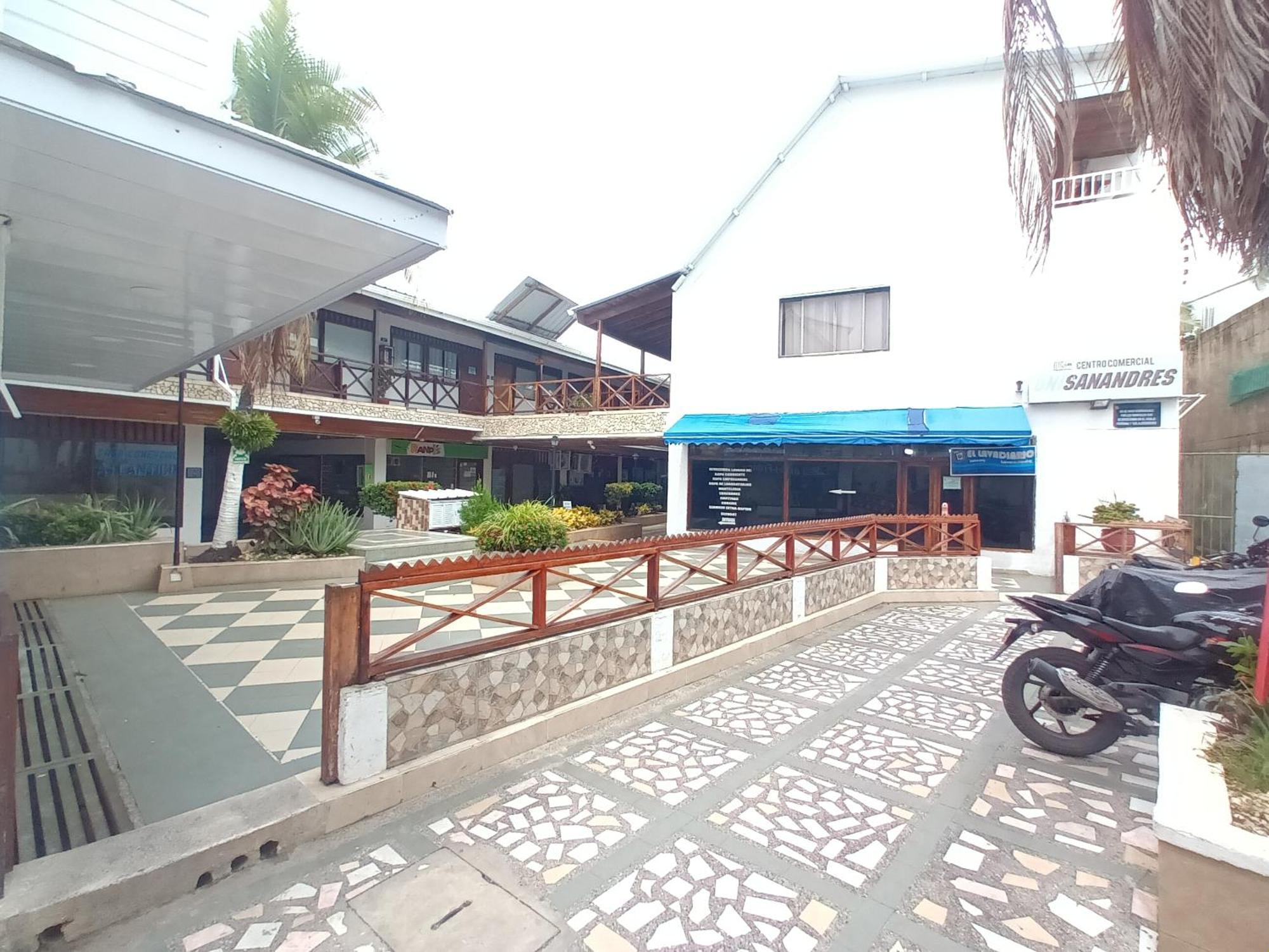 Appartement Confortable Y Central Habitacion A 1 Cuadra De La Playa à San Andrés Extérieur photo